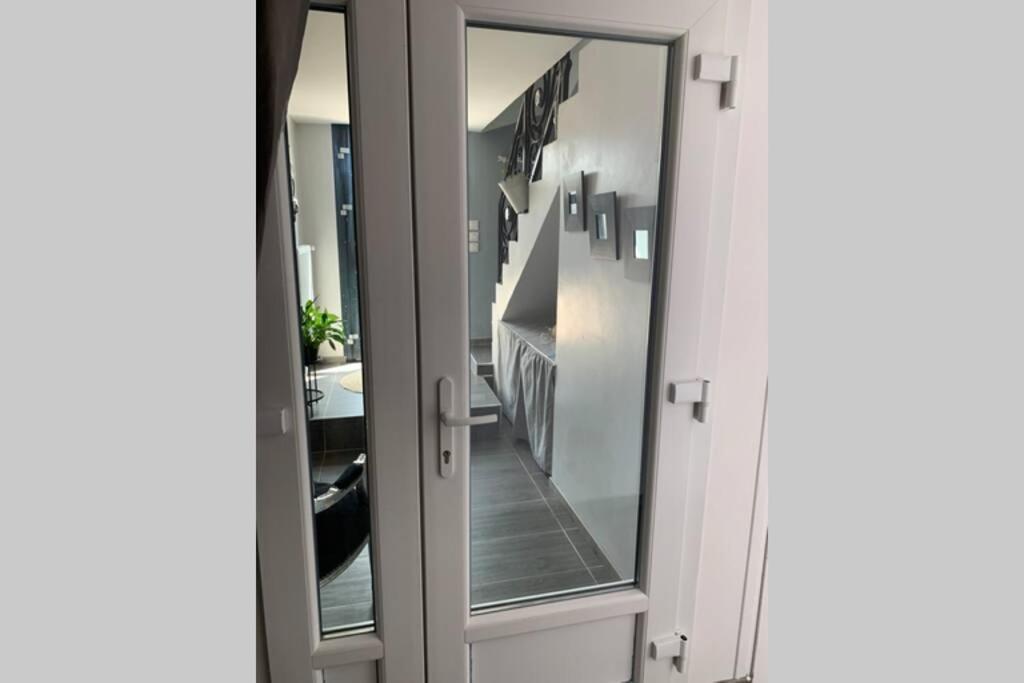 Appartement Rez De Chausse Maison 莫尔比耶 外观 照片